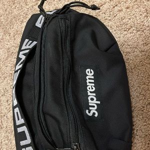 ss18 black supreme waist bag
